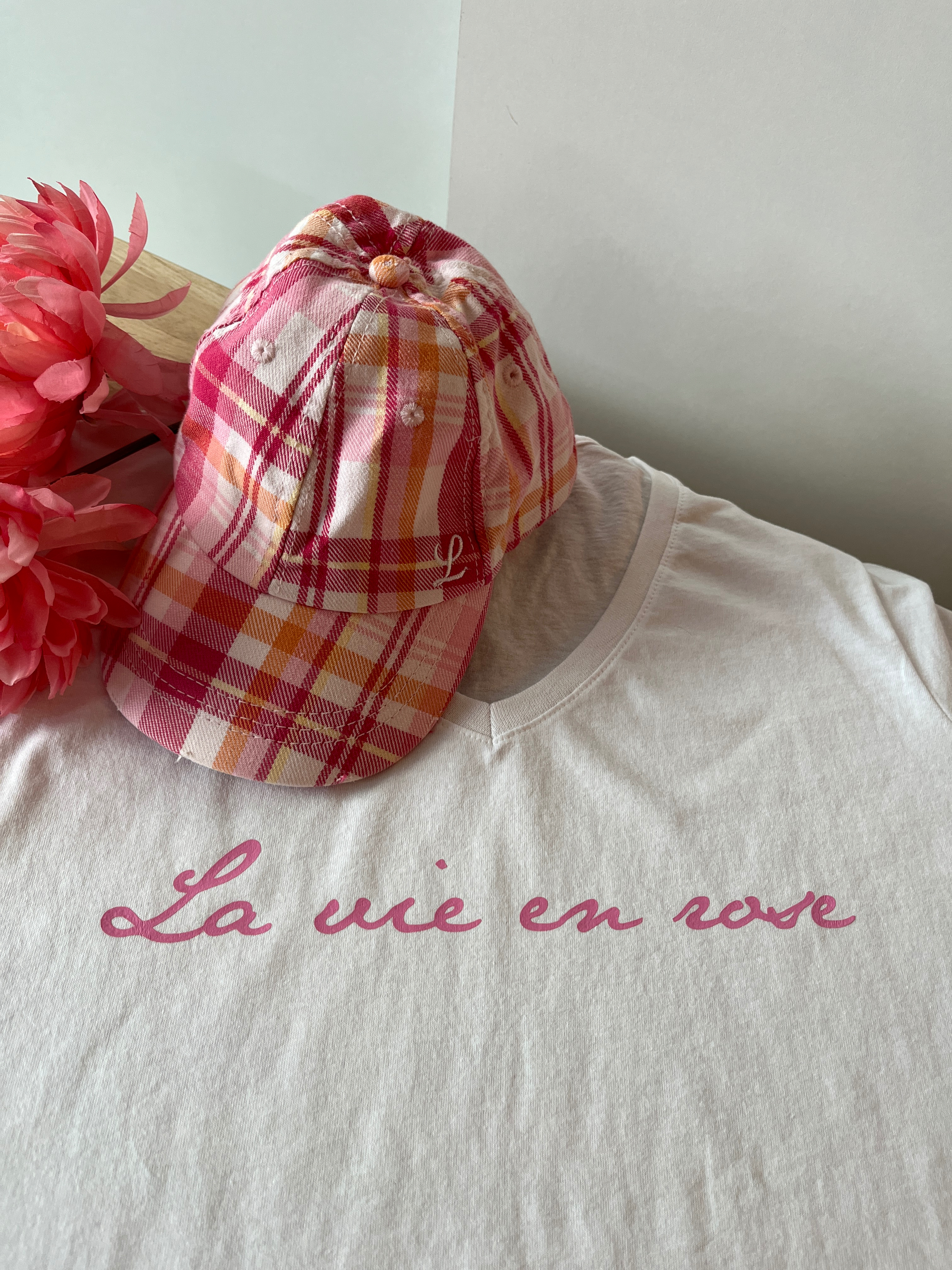 t-shirt wit dames V-hals "La vie en rose"